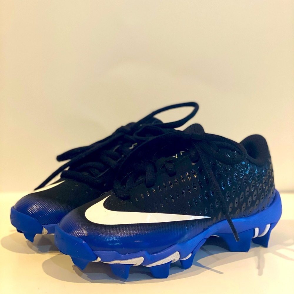 Little boys size 11 Nike Vapor baseball cleats